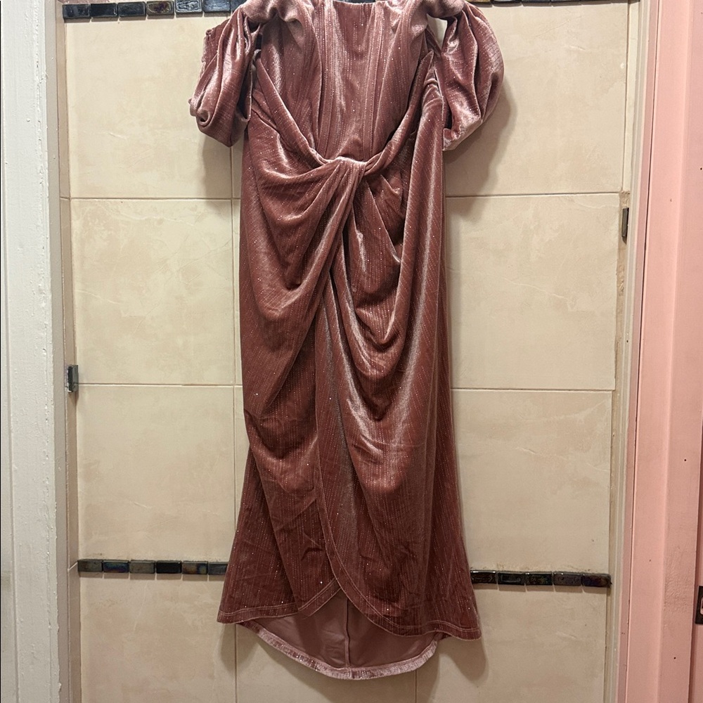 Dress - Picture 2 of 4